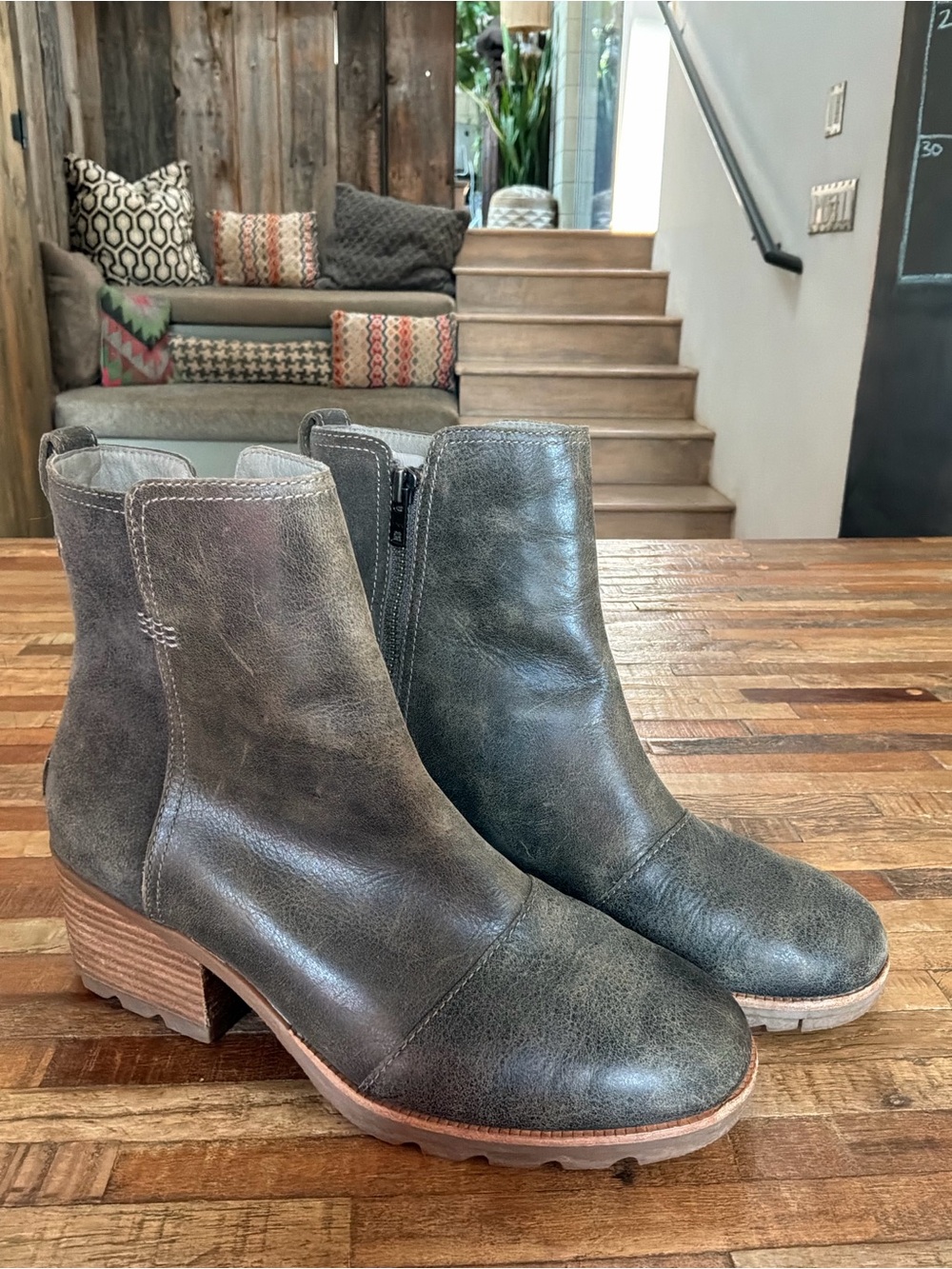 Sorel Gray Leather Ankle Booties with Stacked Heel